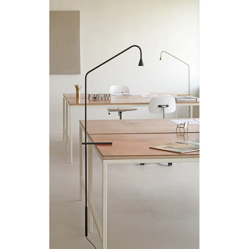 Trizo21 Austere Table Lamp