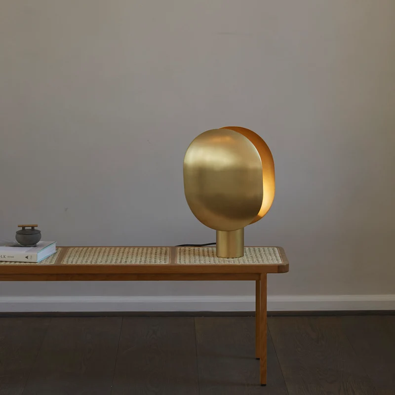 101 Copenhagen Clam Table Lamp