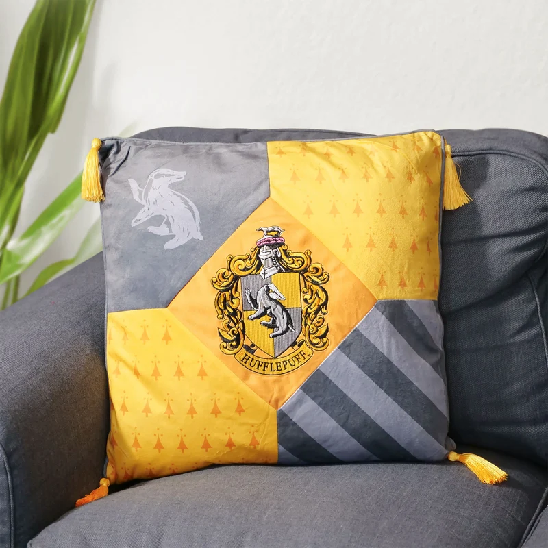 Harry Potter - Hufflepuff Kissen mit Quasten deluxe